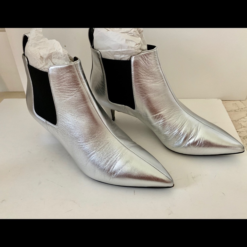 Gucci Silver Boots Pre Owned Size 38.5